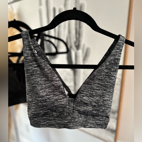 3 Victoria Secret sports bras in size Small. Deep V front. Grey, black & printed - Picture 7 of 15